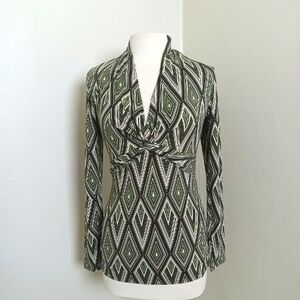 Ann Taylor Size Small Green Cream Popover V Neck Long Sleeve Geometric Print Top